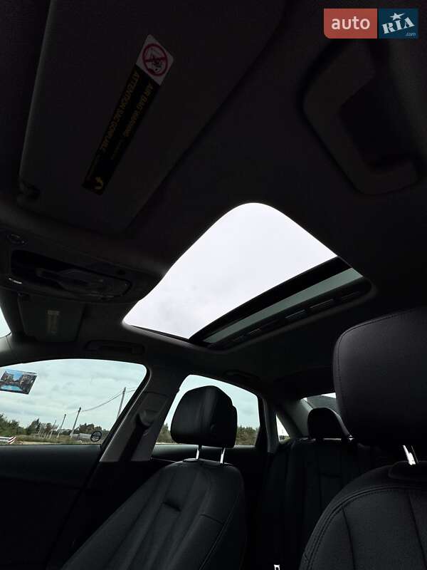 Седан Audi A4 2016 в Львове