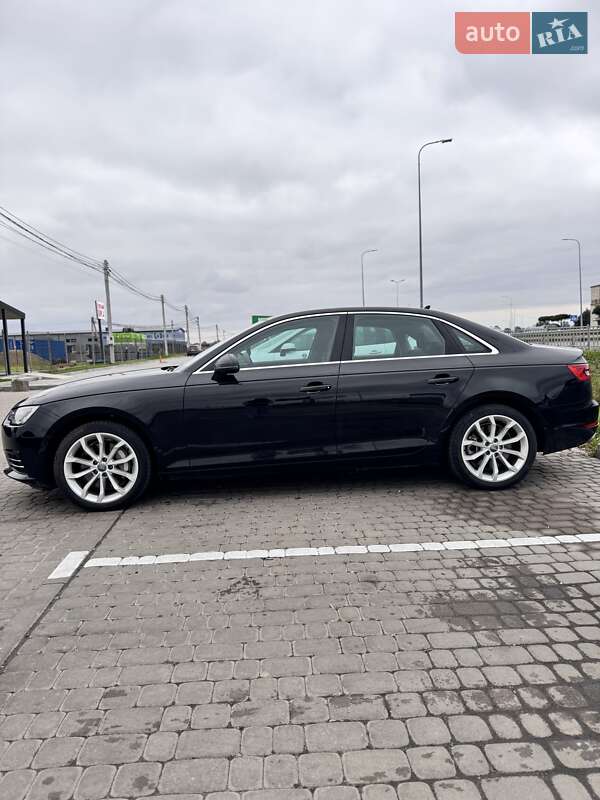 Седан Audi A4 2016 в Львове