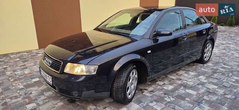 Седан Audi A4 2003 в Сколе