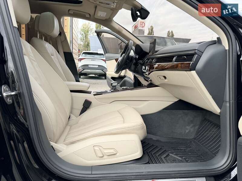 Седан Audi A4 2018 в Києві