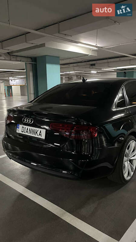 Седан Audi A4 2013 в Одесі