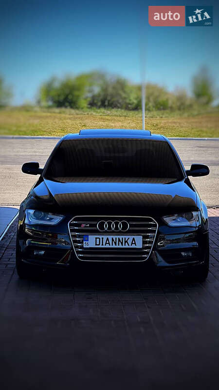 Седан Audi A4 2013 в Одесі