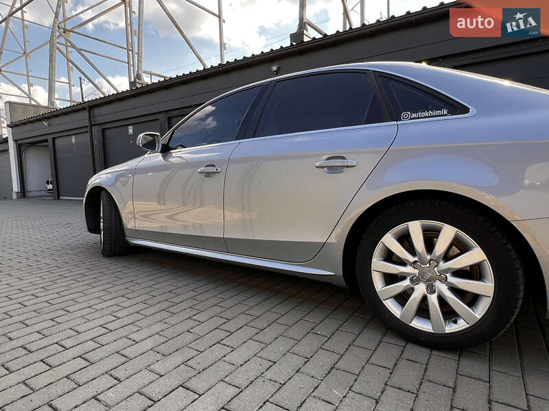 Седан Audi A4 2015 в Львові