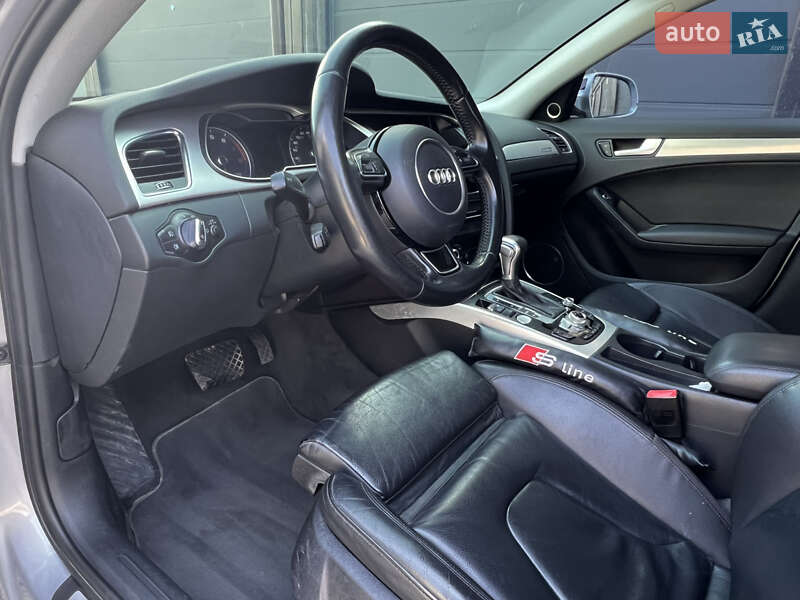 Седан Audi A4 2015 в Львові