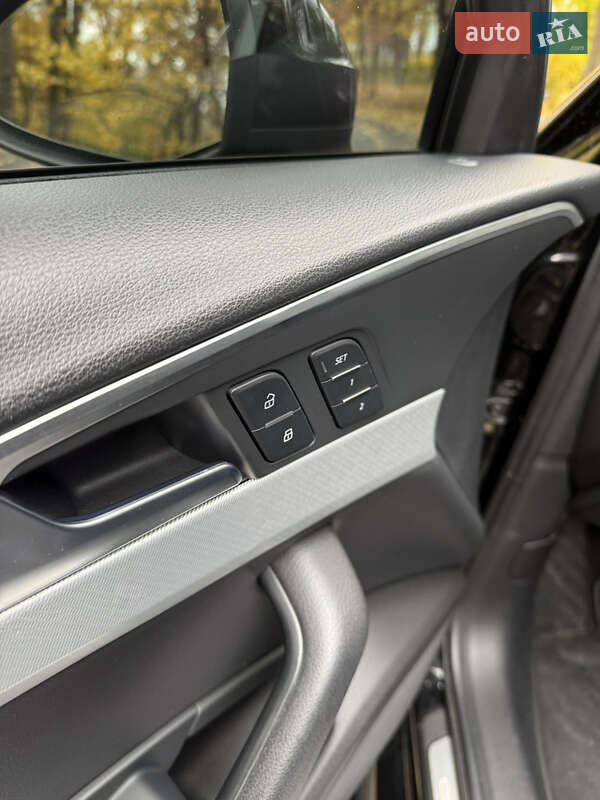 Седан Audi A4 2016 в Києві фото 14 Седан Audi A4 2016 в Києві