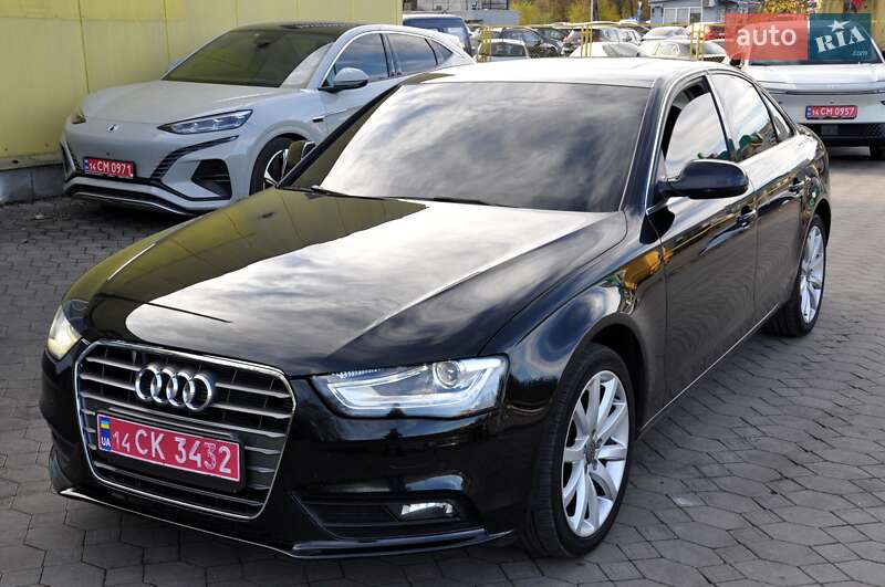 Седан Audi A4 2014 в Львові