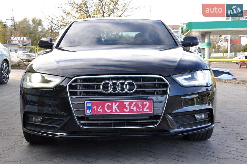 Седан Audi A4 2014 в Львові