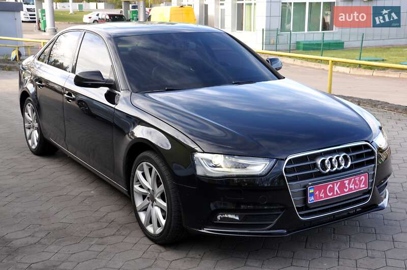 Седан Audi A4 2014 в Львові