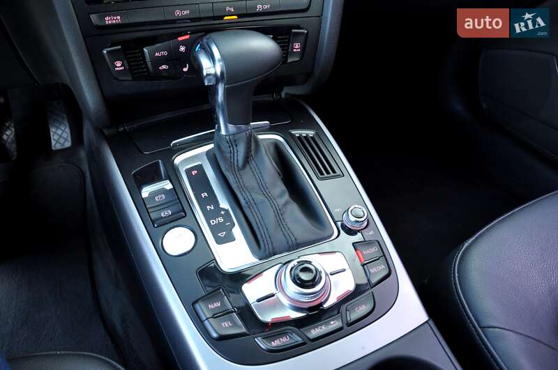 Седан Audi A4 2014 в Львові