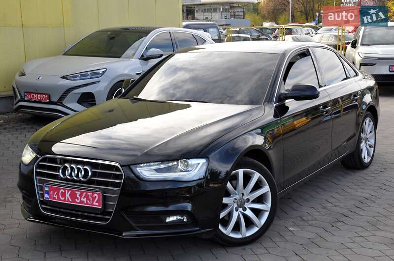 Седан Audi A4 2014 в Львові