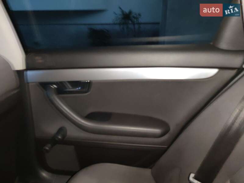 Седан Audi A4 2006 в Берегово