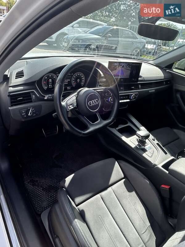Седан Audi A4 2021 в Полтаві