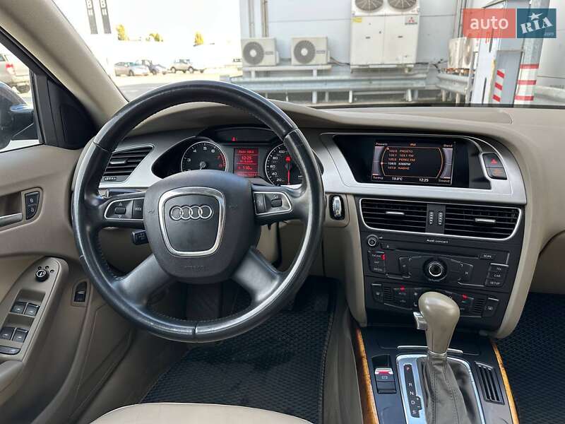 Седан Audi A4 2011 в Киеве