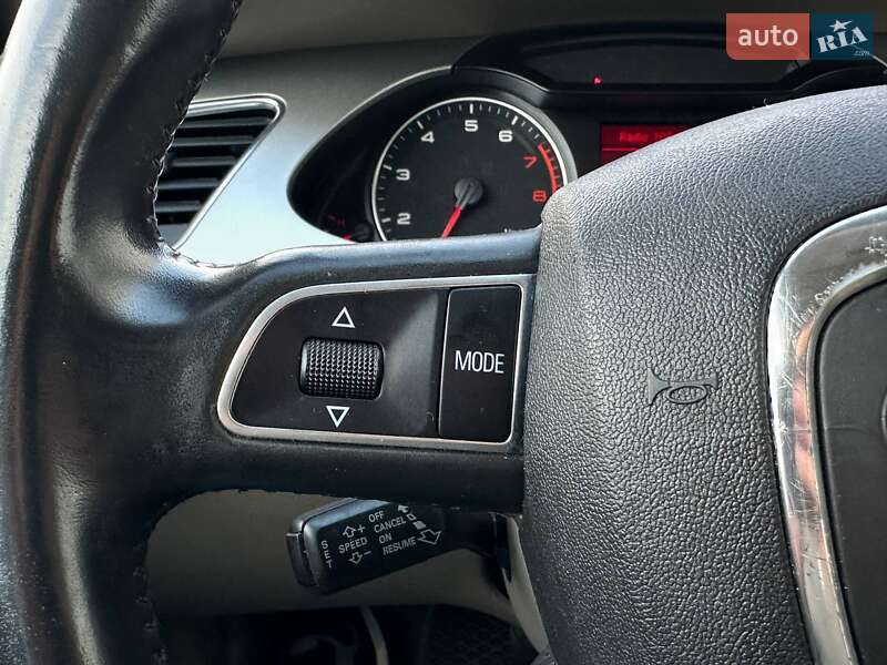 Седан Audi A4 2011 в Киеве