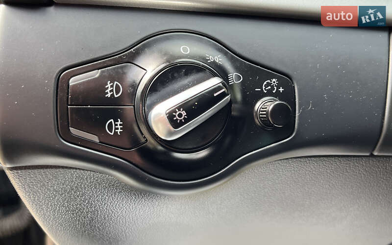 Седан Audi A4 2010 в Стрию