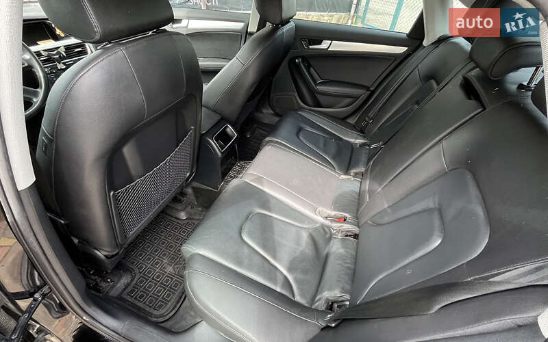 Седан Audi A4 2010 в Стрию