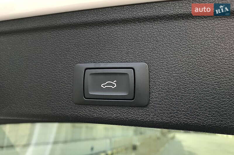 Универсал Audi A4 2017 в Киеве