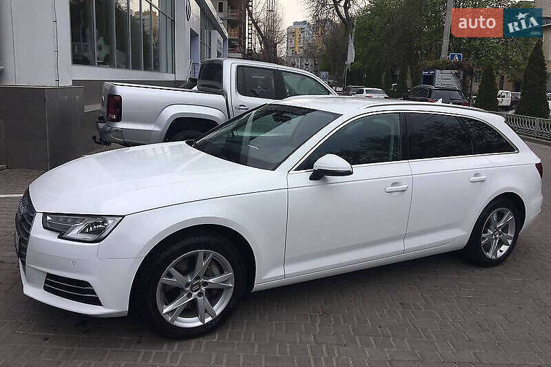 Универсал Audi A4 2017 в Киеве