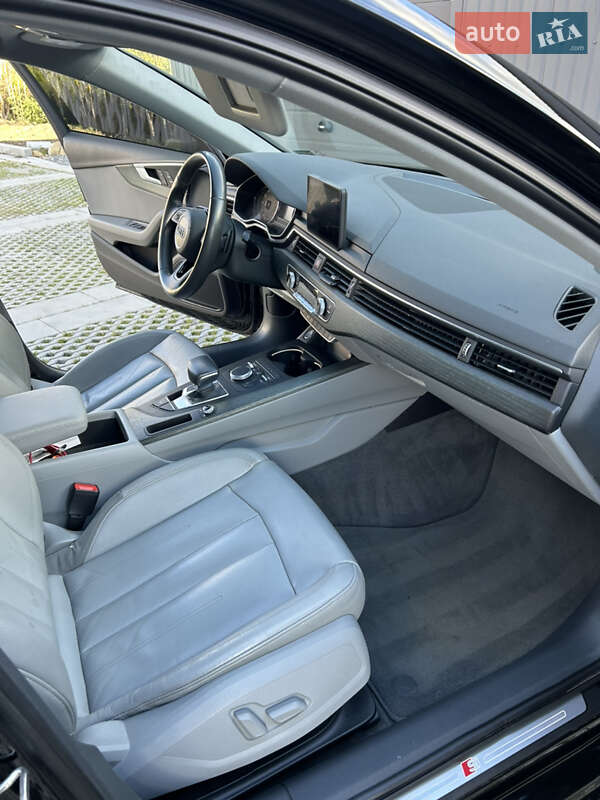 Седан Audi A4 2018 в Самборе