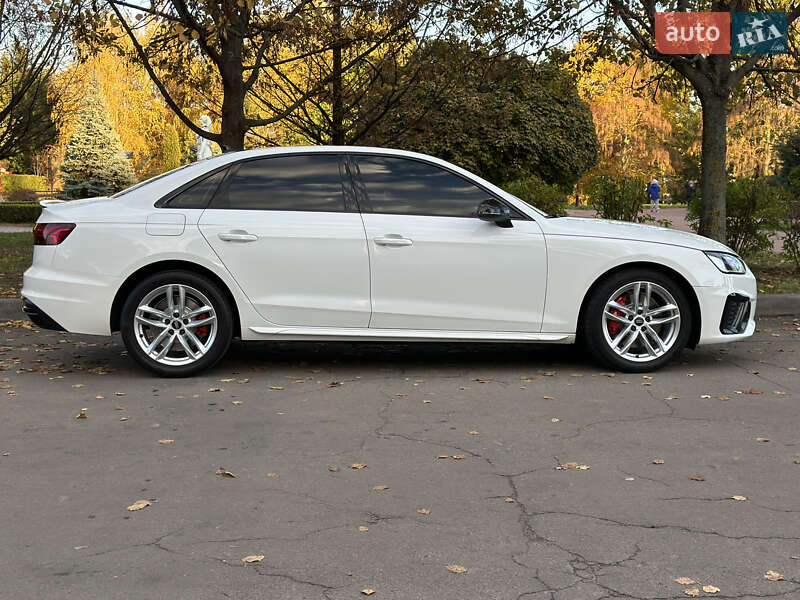Седан Audi A4 2019 в Києві