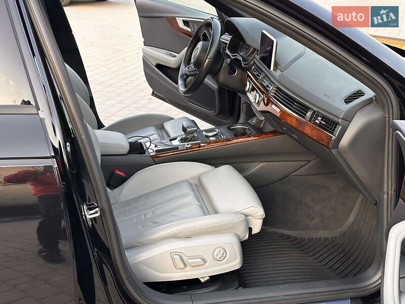 Седан Audi A4 2017 в Львові