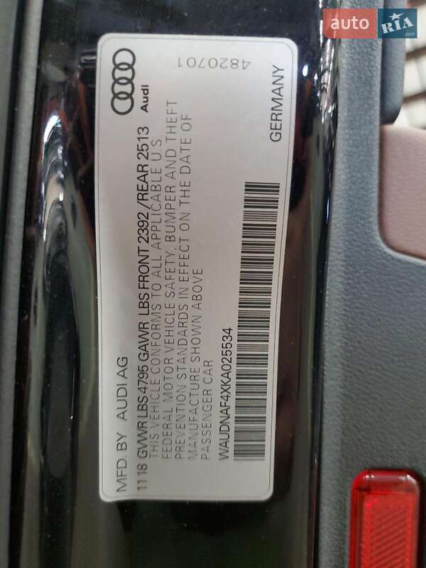 Седан Audi A4 2018 в Киеве