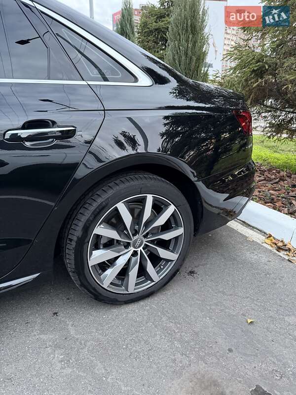 Седан Audi A4 2020 в Киеве