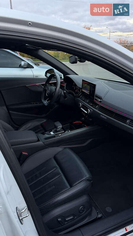 Седан Audi A4 2020 в Києві