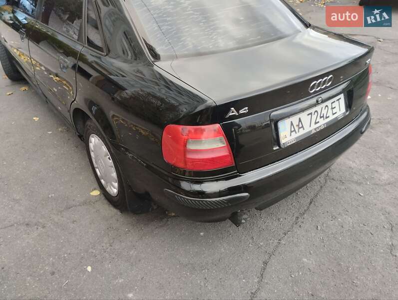 Седан Audi A4 1997 в Києві
