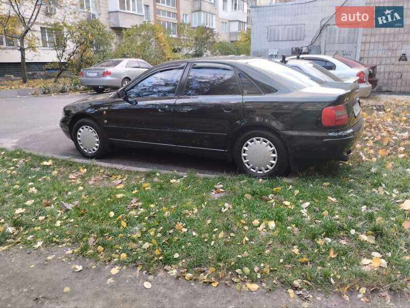 Седан Audi A4 1997 в Києві
