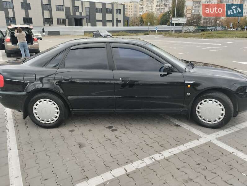 Седан Audi A4 1997 в Києві