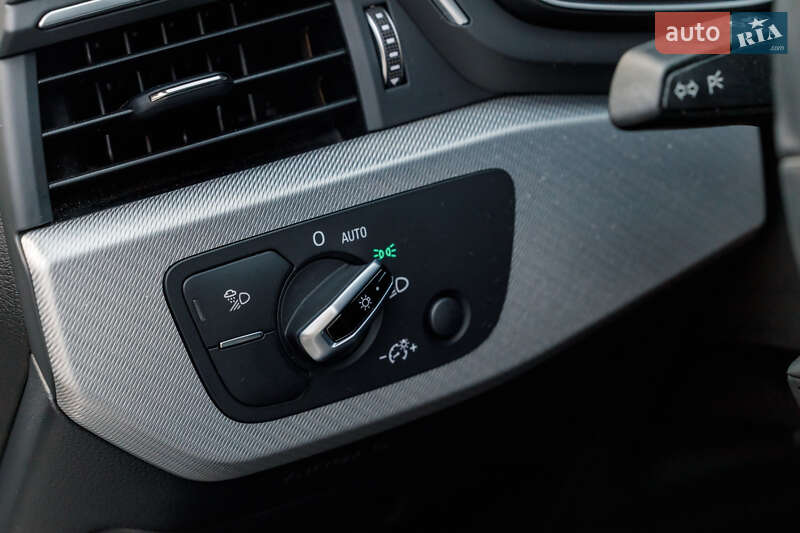 Седан Audi A4 2017 в Івано-Франківську