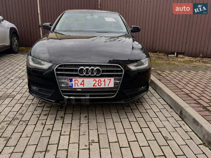 Седан Audi A4 2013 в Ровно