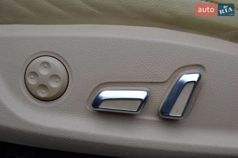 Седан Audi A4 2014 в Луцке