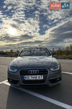 Седан Audi A4 2012 в Дніпрі