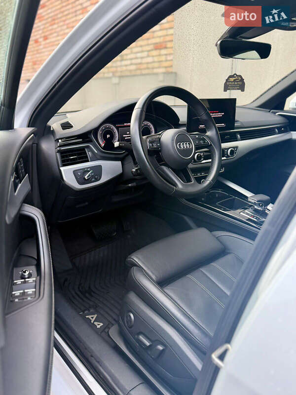 Седан Audi A4 2020 в Луцке