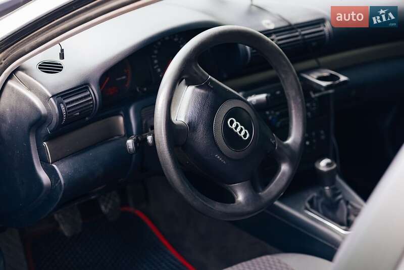 Універсал Audi A4 2001 в Львові