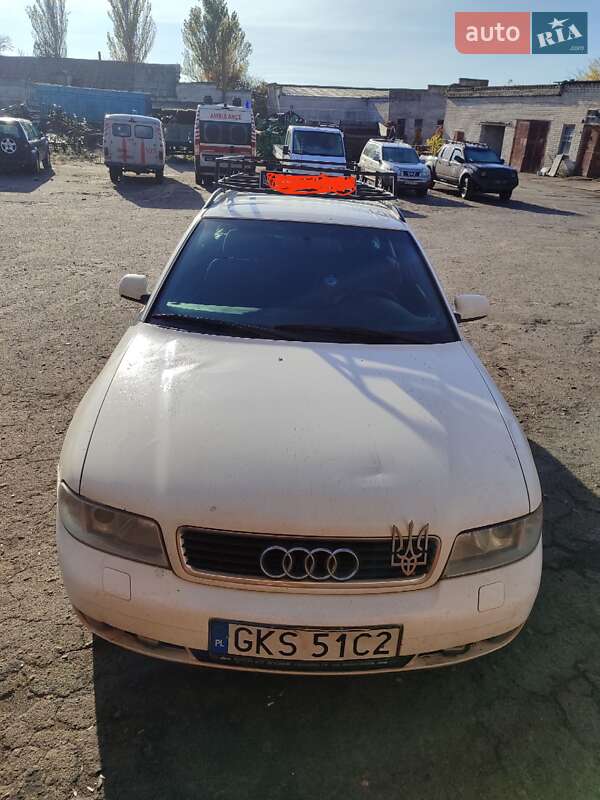 Універсал Audi A4 2000 в Васильківці