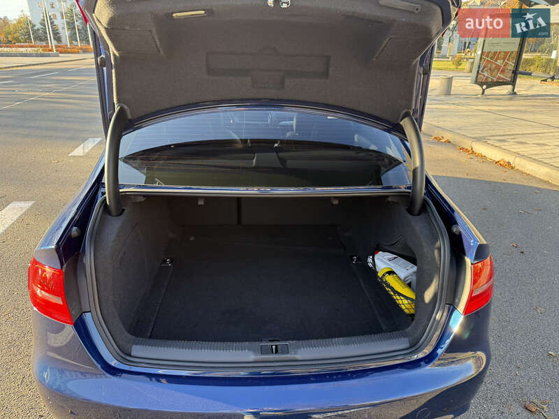 Седан Audi A4 2013 в Краматорську