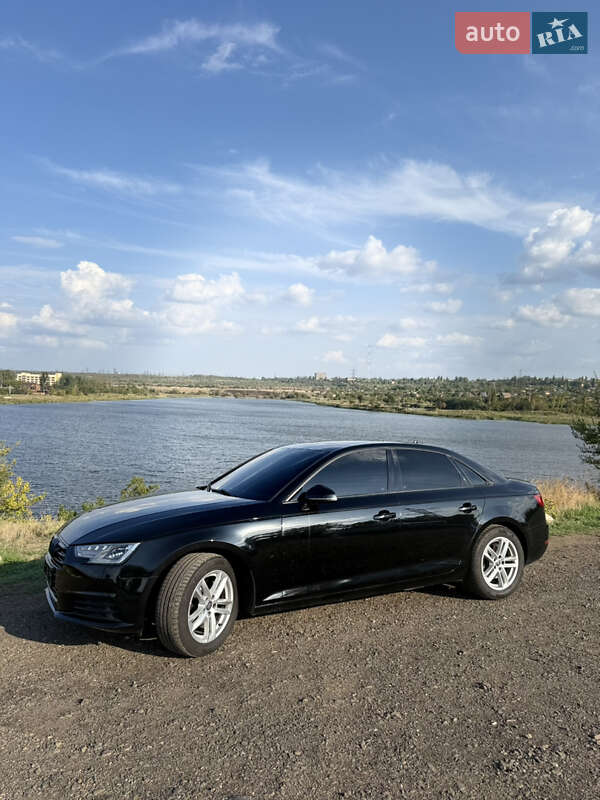 Седан Audi A4 2017 в Кривому Розі