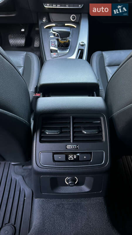 Седан Audi A4 2016 в Запоріжжі