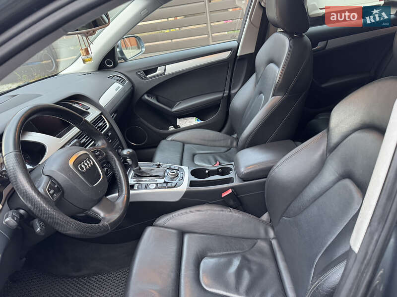 Седан Audi A4 2011 в Мукачевому