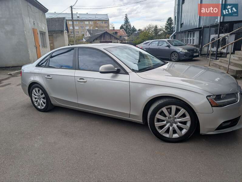 Седан Audi A4 2013 в Ивано-Франковске