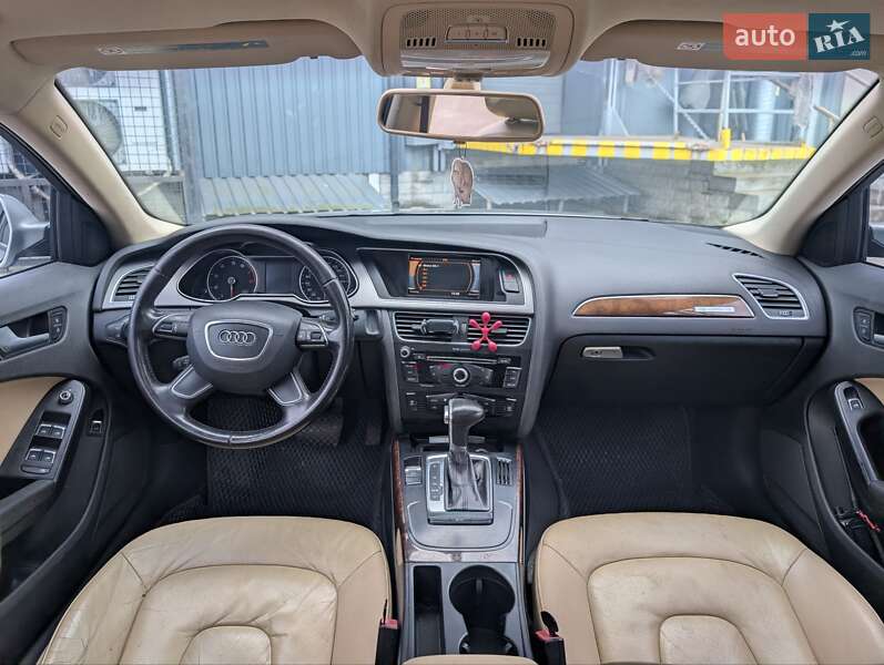 Седан Audi A4 2013 в Ивано-Франковске
