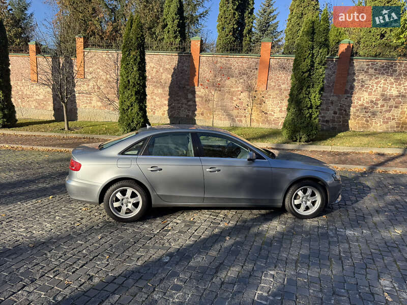 Седан Audi A4 2010 в Києві