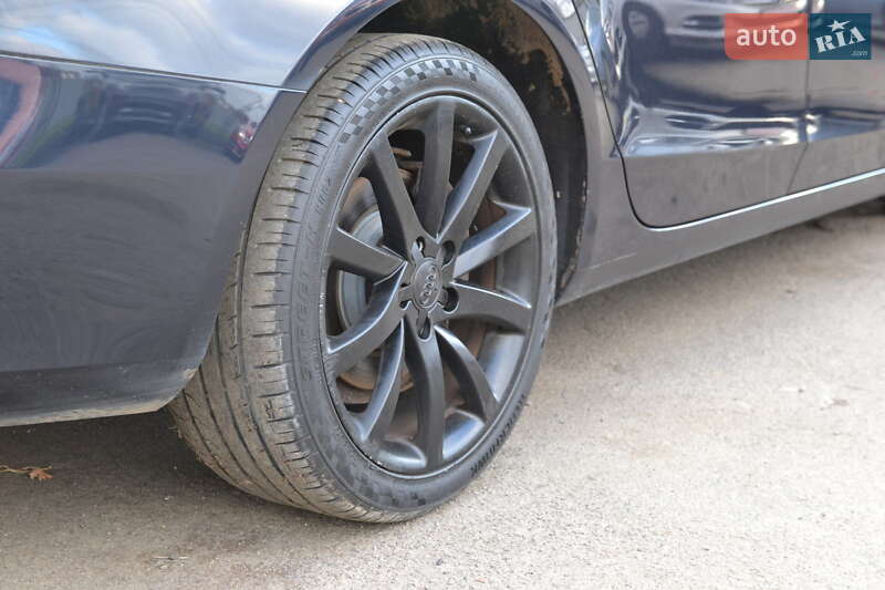 Седан Audi A4 2013 в Луцке