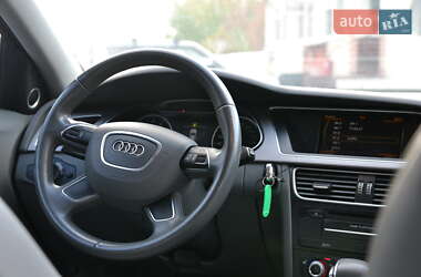 Седан Audi A4 2013 в Луцьку