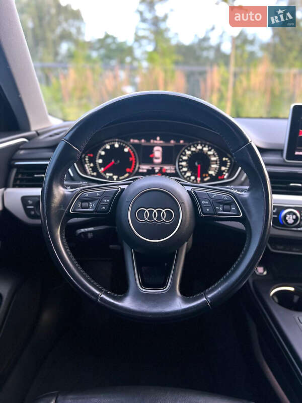 Седан Audi A4 2016 в Львові