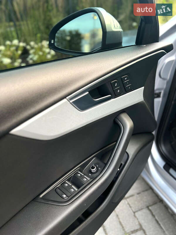 Седан Audi A4 2016 в Львові