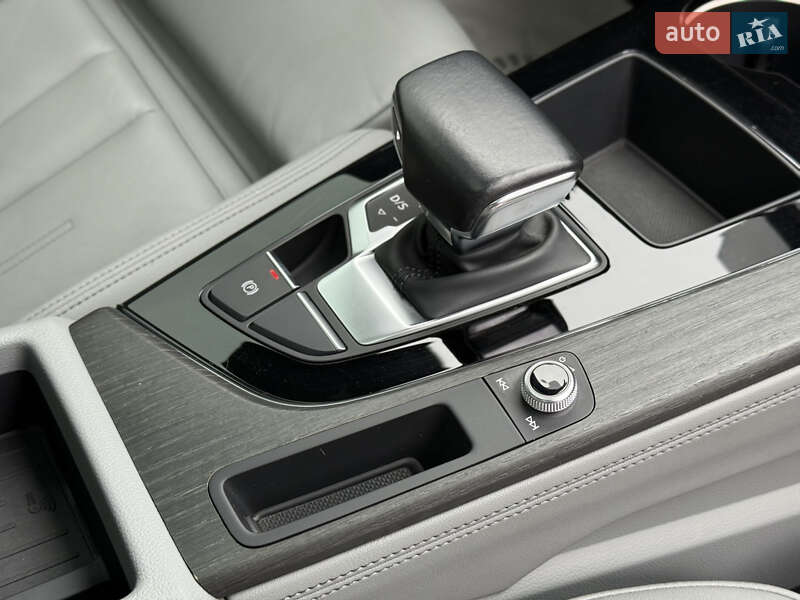 Седан Audi A4 2021 в Києві